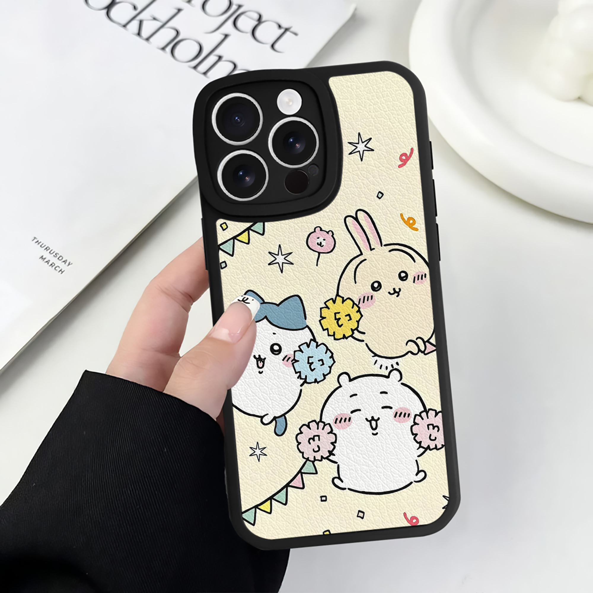 （画像用） ちいかわ Chii-kawa 【iPhone 16シリーズ対応】シリコンスマホケース（レザー調） 材質：シリコン